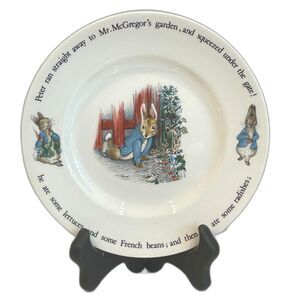 Vintage Wedgwood of Etruria & Barlaston Beatrix Potter 8" Peter Rabbit Plate